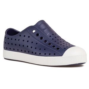 EUC - Native Junior Jefferson Water Shoe - Navy - size 6
